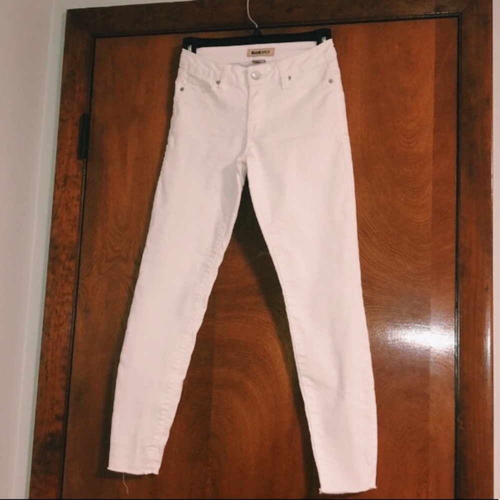 White skinny jeans